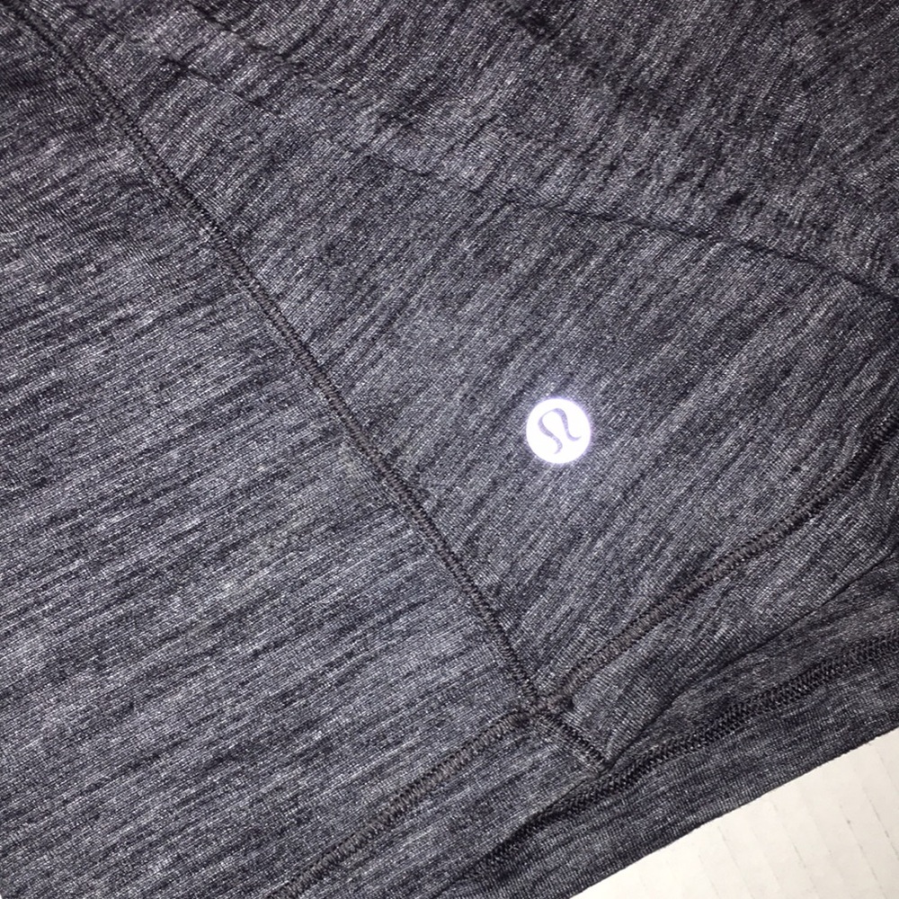 Lululemon Athletica Open Back Tank Top With Build In Bra - Picture 3 of 3